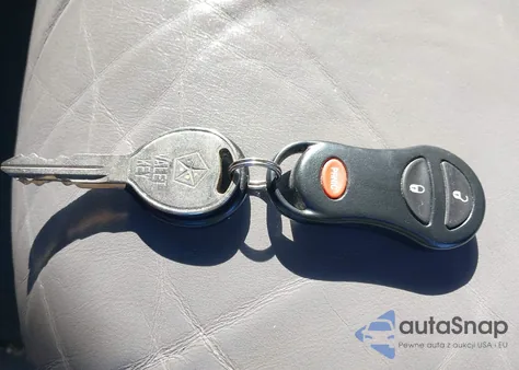 2000 Dodge Grand Caravan Se from USA, damaged, VIN 1B4GP44L0YB798079